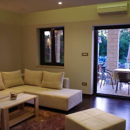Apartment Verano Njivice Exteriér fotografie